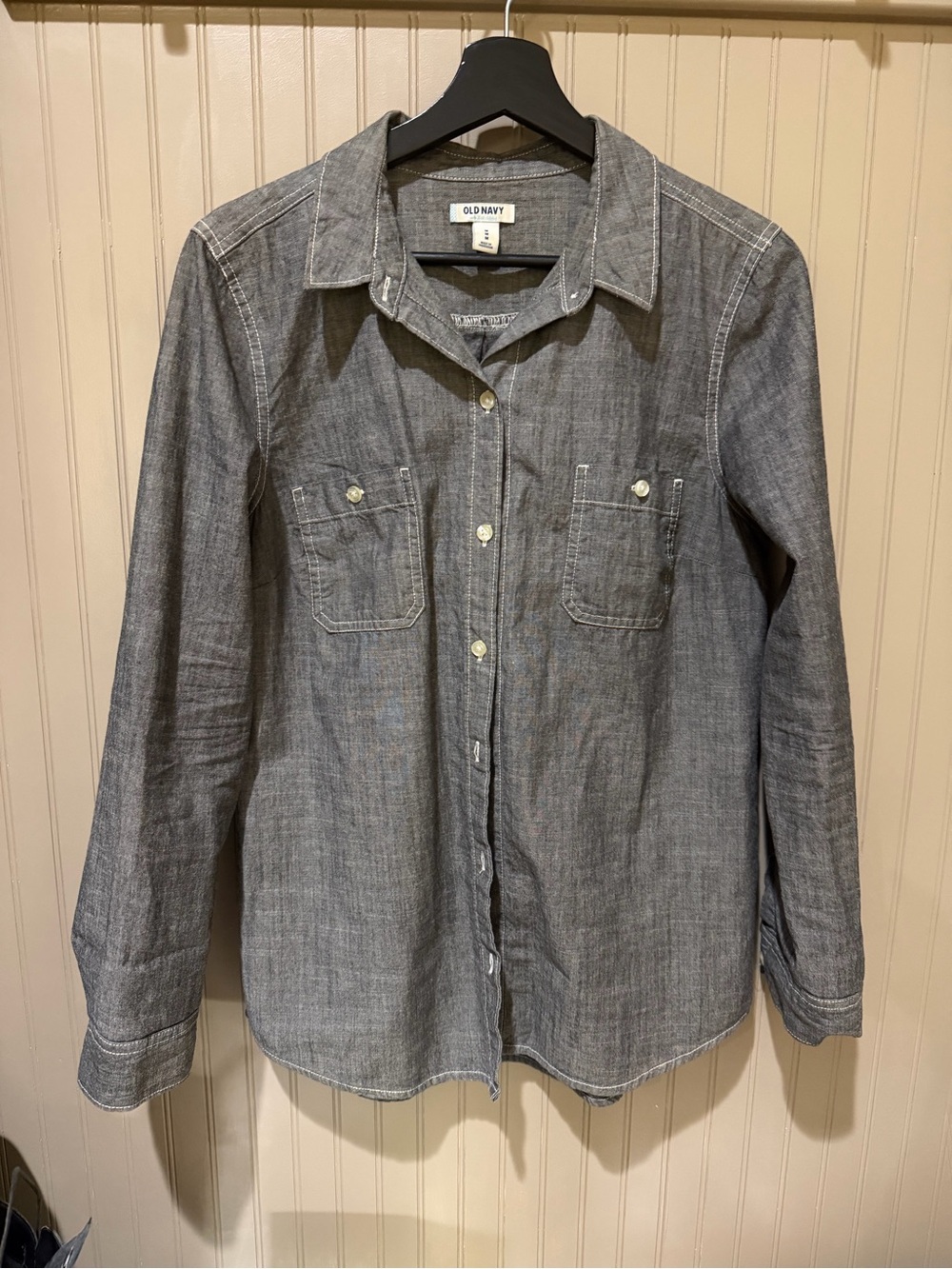 Old Navy Women's Gray Chambray Button-Down Shirt